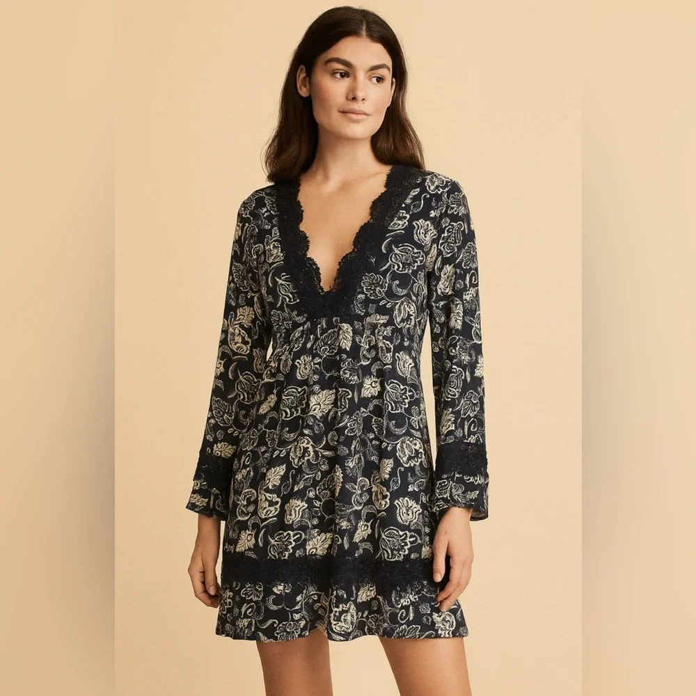Lottie & Holly Floral V-Neck Dress with Lace Trim. Size-Medium - Picture 1 of 4